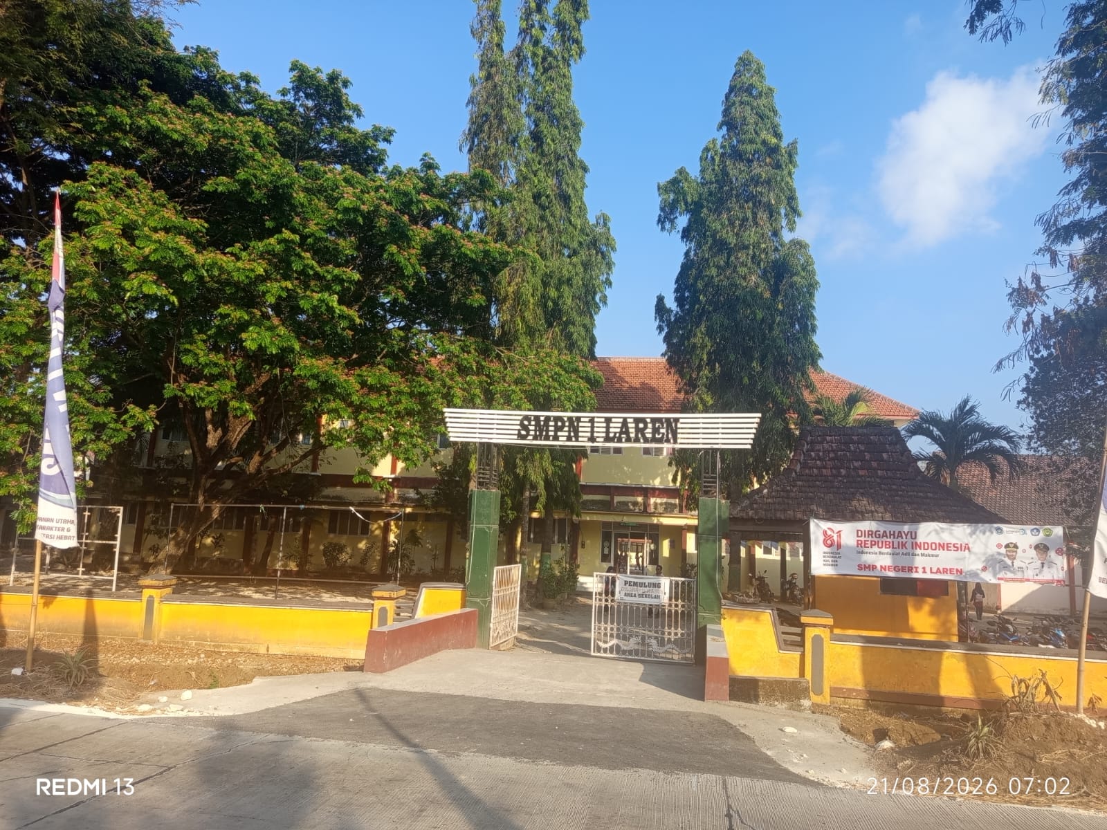 Foto SMP NEGERI 1 LAREN