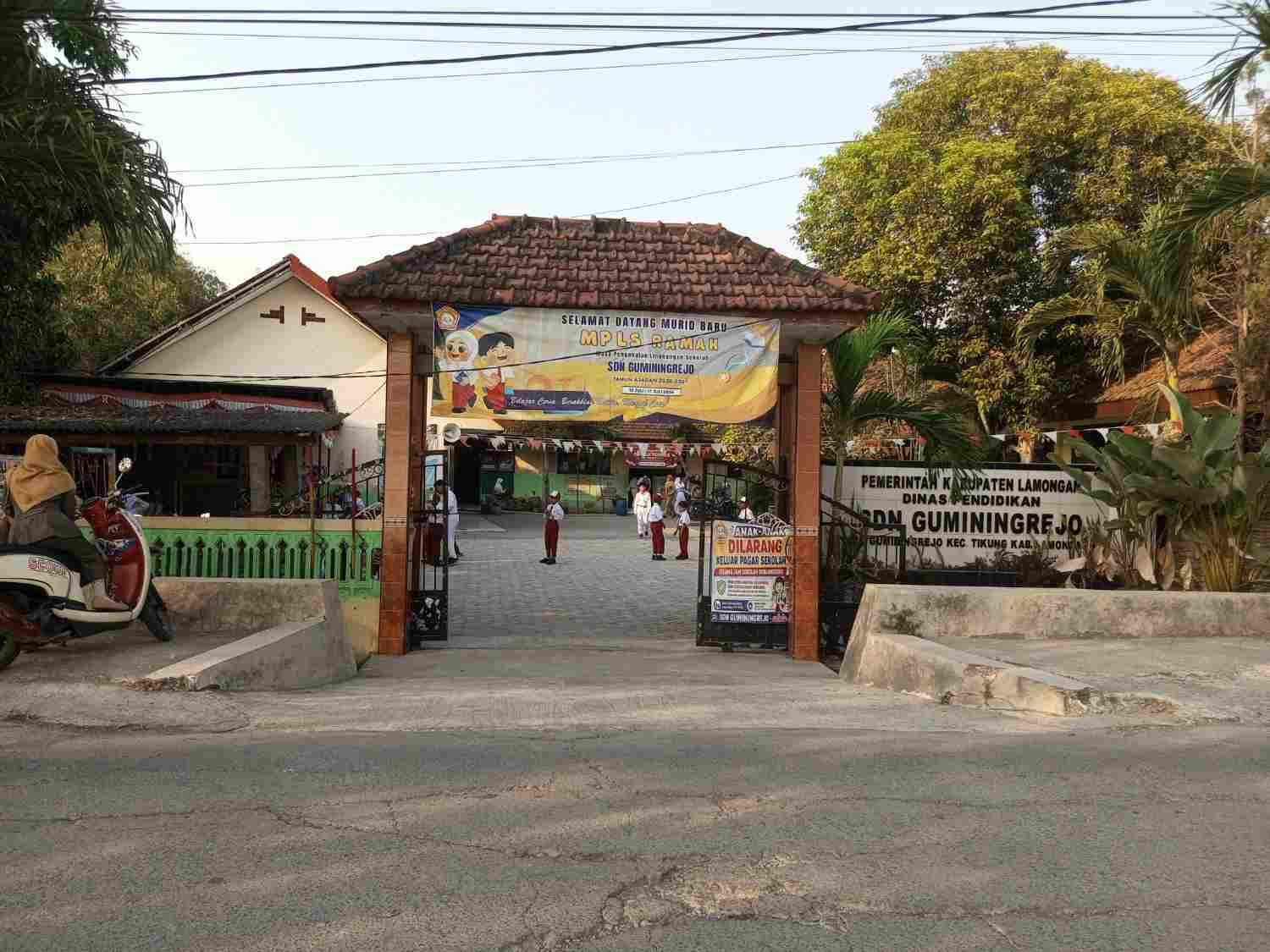 Foto SD NEGERI GUMININGREJO
