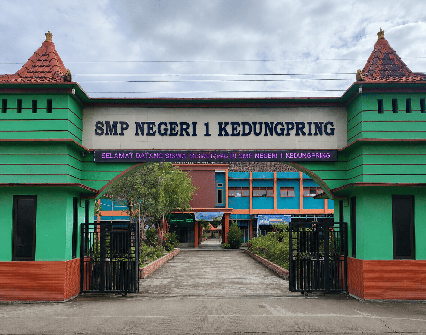 Foto SMP NEGERI 1 KEDUNGPRING