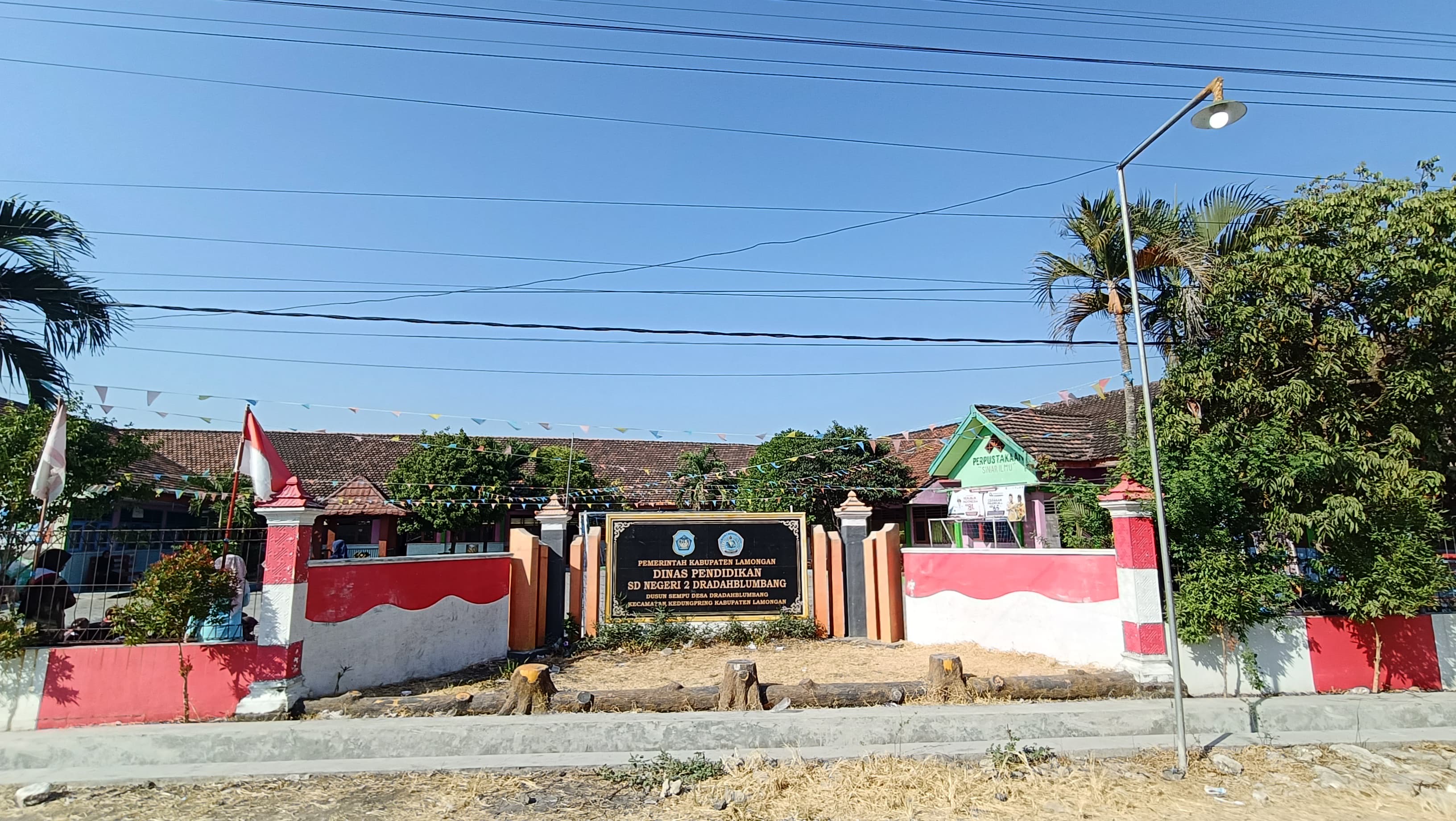 Foto SD NEGERI 2 DRADAHBLUMBANG